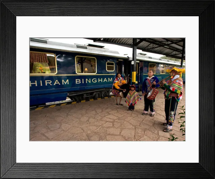 Framed Print : Peru Luxury train from Cuzco to Machu Picchu Framed Print : Peru Luxury train from Cuzco to Machu Picchu