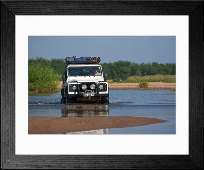 Framed Print : Landrover crossing the Limpopo river at Pafuri Framed Print : Landrover crossing the Limpopo river at Pafuri