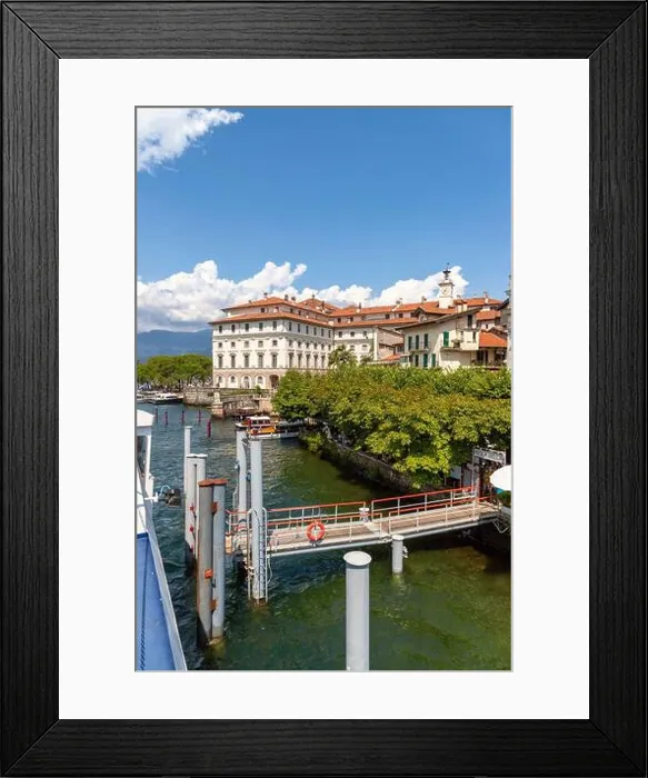 Framed Print : The Palazzo Borromeo on Isola Bella, seen from the ferry, Lake Maggiore, Piedmont, Italy