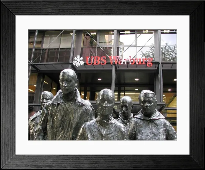 Framed Print : UBS Warburg with sculpture Rush Hour by George Segal at the Broadgate complex Liverpool Street Station Framed Print : UBS Warburg with sculpture Rush Hour by George Segal at the Broadgate complex Liverpool Street Station