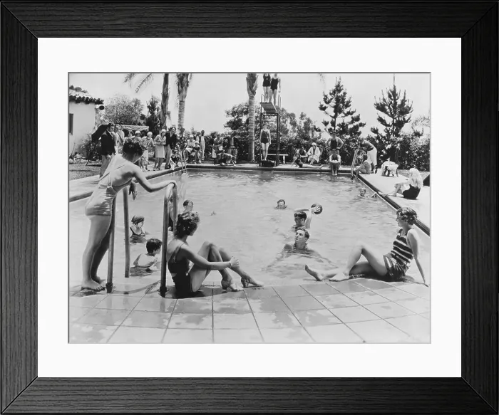 Framed Print : POOL PARTY Framed Print : POOL PARTY