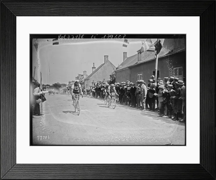 Framed Print : Ville wins the La Guerche prize during the Critérium des Aiglons on 13 August 1922 in the first stage from Paris to Framed Print : Ville wins the La Guerche prize during the Critérium des Aiglons on 13 August 1922 in the first stage from Paris to