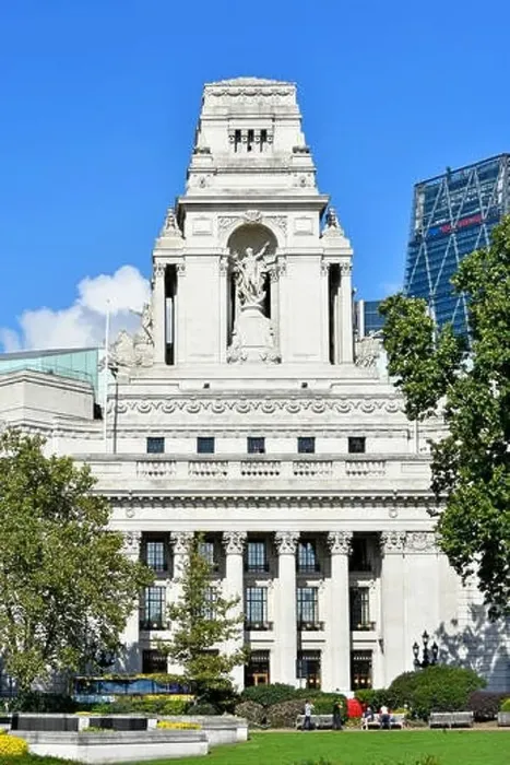 Framed Print : 10 Trinity Square former HQ of the Port of London Authority now part Four Seasons Hotel London Framed Print : 10 Trinity Square former HQ of the Port of London Authority now part Four Seasons Hotel London