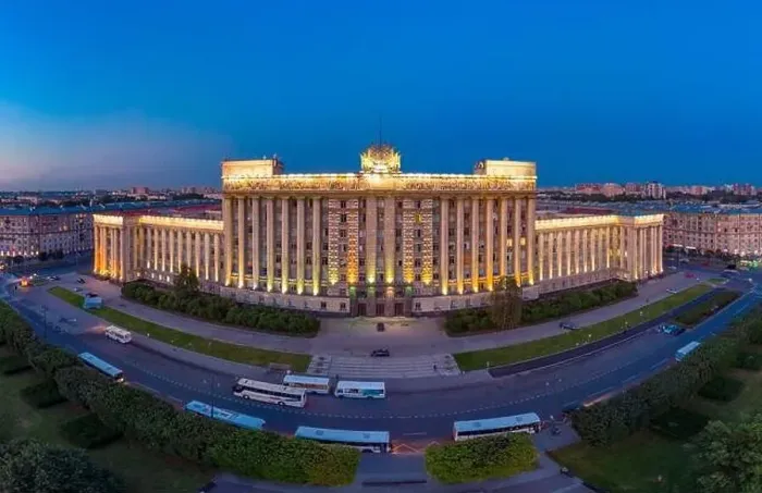 Framed Print : 16 08 2018 - ST PETERSBURG, RUSSIA: Beautiful panorama view from drone Framed Print : 16 08 2018 - ST PETERSBURG, RUSSIA: Beautiful panorama view from drone