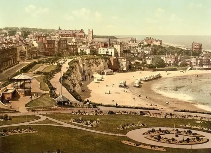 Framed Print : 1900 ca, Broadstairs, ENGLAND Framed Print : 1900 ca, Broadstairs, ENGLAND