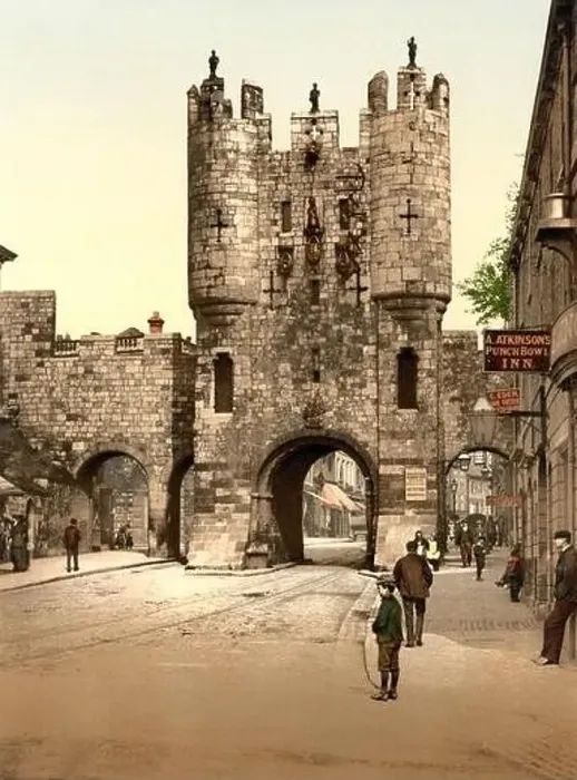Framed Print : 1900 ca, YORK, ENGLAND, GREAT BRITAIN : The YORK CITY WALLS Framed Print : 1900 ca, YORK, ENGLAND, GREAT BRITAIN : The YORK CITY WALLS