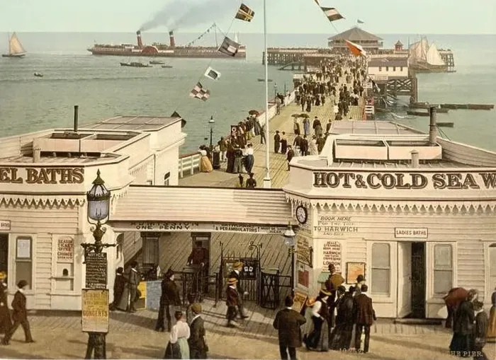 Framed Print : 1905 ca. CLACTON ON SEA, ESSEX Framed Print : 1905 ca. CLACTON ON SEA, ESSEX