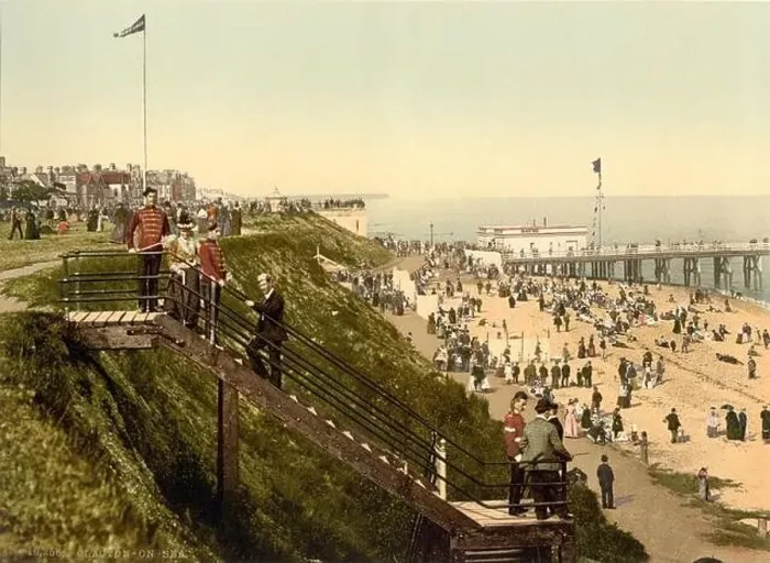 Framed Print : 1905 ca. CLACTON ON SEA, ESSEX Framed Print : 1905 ca. CLACTON ON SEA, ESSEX