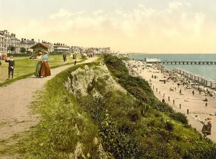 Framed Print : 1905 ca. CLACTON ON SEA, ESSEX Framed Print : 1905 ca. CLACTON ON SEA, ESSEX