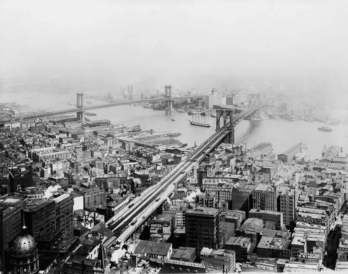 Framed Print : 1916, NEW YORK, USA : Brooklyn Bridge Framed Print : 1916, NEW YORK, USA : Brooklyn Bridge