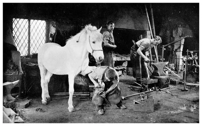 Framed Print : 1923 Smithy horse shoe farrier England Framed Print : 1923 Smithy horse shoe farrier England