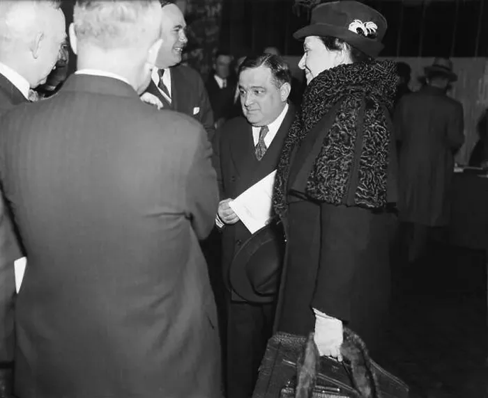 Framed Print : 1934, WASHINGTON, USA : The United States Mayor of New York City FIORELLO LA GUARDIA ( 1882 - 1947 ) Framed Print : 1934, WASHINGTON, USA : The United States Mayor of New York City FIORELLO LA GUARDIA ( 1882 - 1947 )