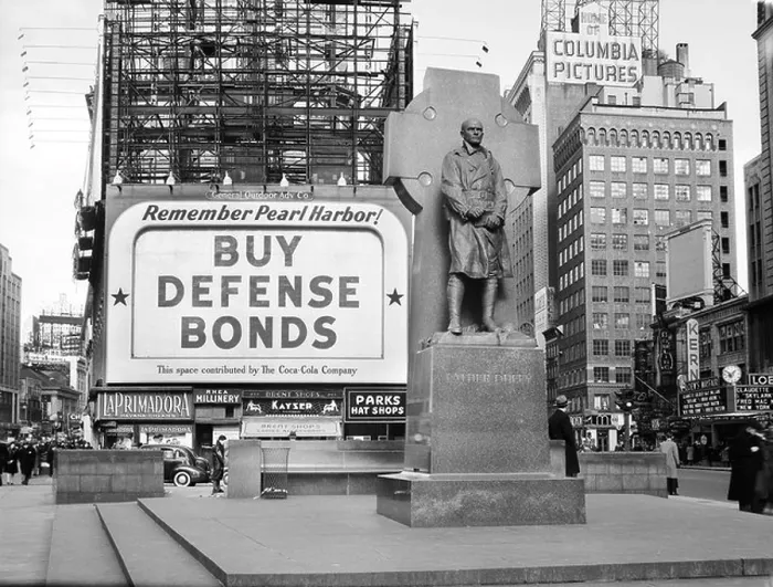 Framed Print : 1940s BUY DEFENSE BONDS BILLBOARD AT STATUE OF FATHER DUFFY OF THE FIGHTING 69th OF WORLD WAR I AT TIMES SQUARE NEW Framed Print : 1940s BUY DEFENSE BONDS BILLBOARD AT STATUE OF FATHER DUFFY OF THE FIGHTING 69th OF WORLD WAR I AT TIMES SQUARE NEW