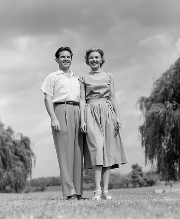 Framed Print : 1950s SMILING COUPLE STANDING ON LAWN LOOKING AT CAMERA Framed Print : 1950s SMILING COUPLE STANDING ON LAWN LOOKING AT CAMERA