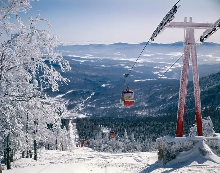 Framed Print : 1970 1970s SCENIC FROM TOP OF MOUNTAIN SKI SLOPE LOOKING DOWN INTO VALLEY SKI LIFT RED CARS SNOW VISTA RETRO Framed Print : 1970 1970s SCENIC FROM TOP OF MOUNTAIN SKI SLOPE LOOKING DOWN INTO VALLEY SKI LIFT RED CARS SNOW VISTA RETRO