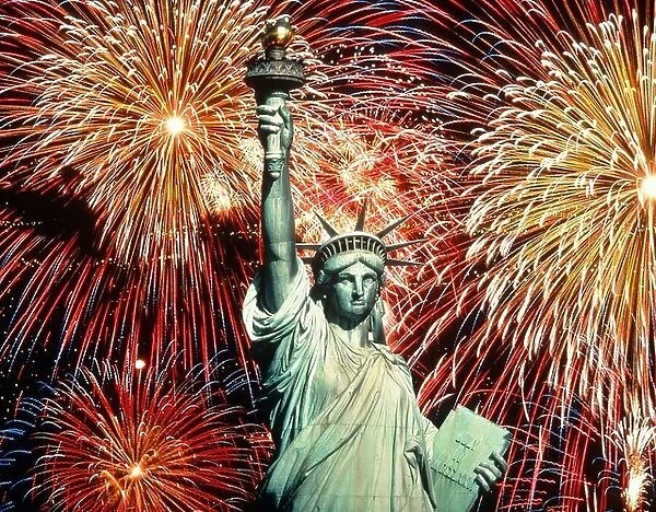 1980s FOURTH OF JULY FIREWORKS AND THE STATUE OF LIBERTY