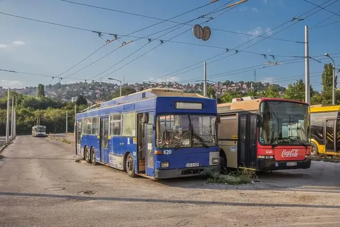 Framed Print : 28.08.2022. Bosnia and Herzegovina, Sarajevo, bus depot. Trolleybus Graf & Stift MAN
