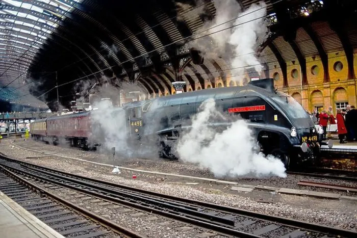 Framed Print : A4 Pacific no 4498 Sir Nigel Gresley stationary at York Railway Station, York, England Framed Print : A4 Pacific no 4498 Sir Nigel Gresley stationary at York Railway Station, York, England