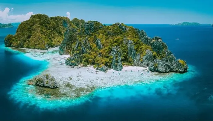 Framed Print : Aerial drone view of tropical Shimizu Island and pristine beach in blue ocean El Nido Framed Print : Aerial drone view of tropical Shimizu Island and pristine beach in blue ocean El Nido