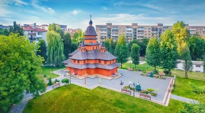 Framed Print : Aerial landscape photography. Captivating summer view of Khram Pokrovy Presvyatoyi Bohorodytsi church in Ternopil city Framed Print : Aerial landscape photography. Captivating summer view of Khram Pokrovy Presvyatoyi Bohorodytsi church in Ternopil city