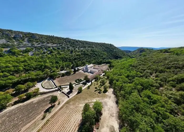 Framed Print : Aerial Panorama of Cistercian Abbey of Sénanque, Gordes: Lavender Fields & Vintage Charm in Provence, France Framed Print : Aerial Panorama of Cistercian Abbey of Sénanque, Gordes: Lavender Fields & Vintage Charm in Provence, France