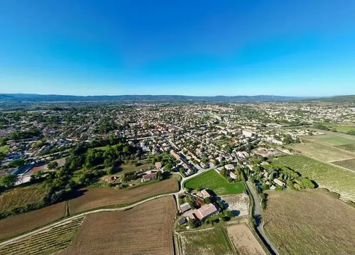 Framed Print : Aerial Panorama of Pertuis under a Summer Blue Sky: A Quintessential City in Provence-Alpes-Côte d'Azur Framed Print : Aerial Panorama of Pertuis under a Summer Blue Sky: A Quintessential City in Provence-Alpes-Côte d'Azur