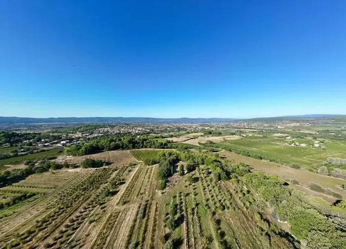 Framed Print : Aerial Panorama of Pertuis: Summer Horizon in Vaucluse Framed Print : Aerial Panorama of Pertuis: Summer Horizon in Vaucluse