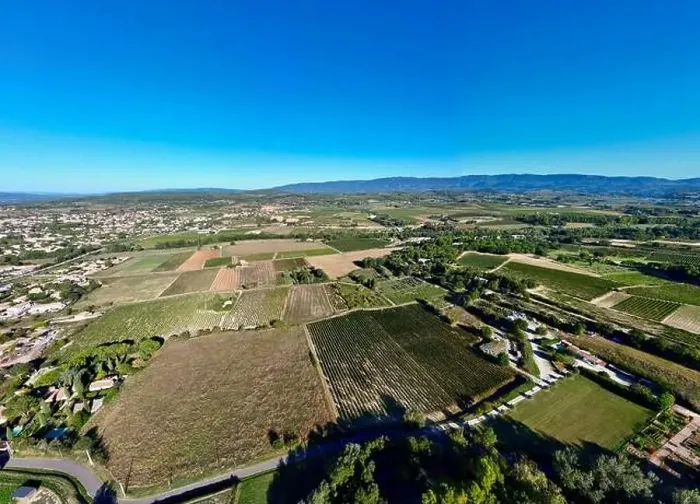 Framed Print : Aerial Panorama of Pertuis: Summer Horizon in Vaucluse Framed Print : Aerial Panorama of Pertuis: Summer Horizon in Vaucluse