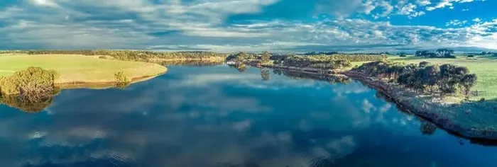 Framed Print : Aerial panorama of scenic river in Victoria, Australia Framed Print : Aerial panorama of scenic river in Victoria, Australia