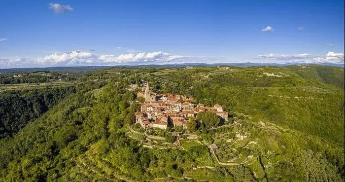 Framed Print : Aerial panoramic drone picture of the medieval town of Groznjan on the Istrian peninsula during daytime in summer Framed Print : Aerial panoramic drone picture of the medieval town of Groznjan on the Istrian peninsula during daytime in summer