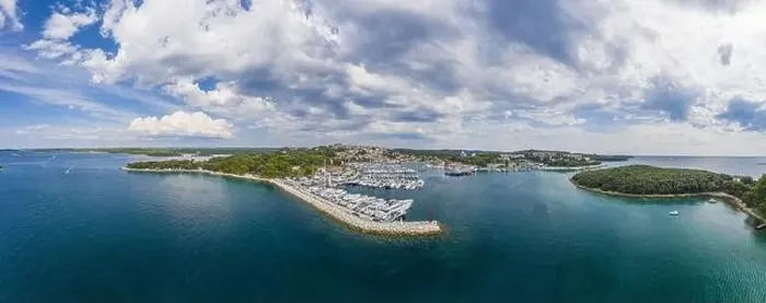 Framed Print : Aerial panoramic drone picture of Vrsar harbour in Croatia with turquoise water during daytime in summer Framed Print : Aerial panoramic drone picture of Vrsar harbour in Croatia with turquoise water during daytime in summer