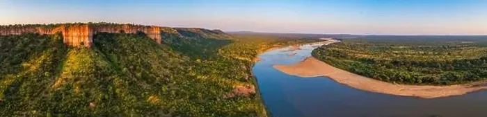 Framed Print : An aerial panoramic of the stunning Chilojo cliffs in Zimbabwe's Gonarezhou National park Framed Print : An aerial panoramic of the stunning Chilojo cliffs in Zimbabwe's Gonarezhou National park
