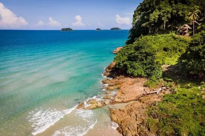 Framed Print : Aerial shot of tropical beach on Koh Chang, Thailand Framed Print : Aerial shot of tropical beach on Koh Chang, Thailand