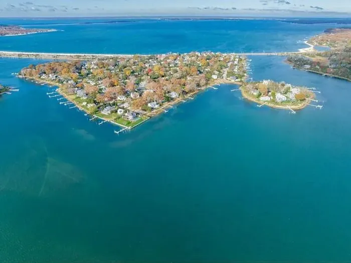 Framed Print : Aerial veiw of bay point and long beach, sag harbor, ny