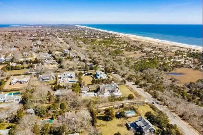 Framed Print : Aerial view of Amagansett looking east to Montauk Framed Print : Aerial view of Amagansett looking east to Montauk