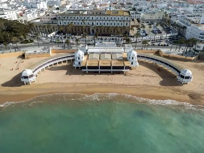 Framed Print : aerial view of the beach of la caleta in the city of Cádiz, Andalusia