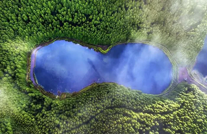 Framed Print : Aerial top down view of beautiful green waters of lake Framed Print : Aerial top down view of beautiful green waters of lake