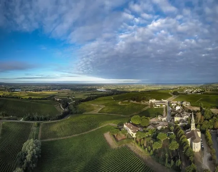 Framed Print : Aerial view Bordeaux Vineyard at sunrise, film by drone in summer, Entre deux mers, Langoiran Framed Print : Aerial view Bordeaux Vineyard at sunrise, film by drone in summer, Entre deux mers, Langoiran