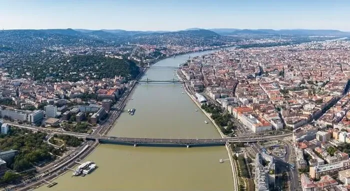 Framed Print : Aerial view of Budapest with River Danube Framed Print : Aerial view of Budapest with River Danube