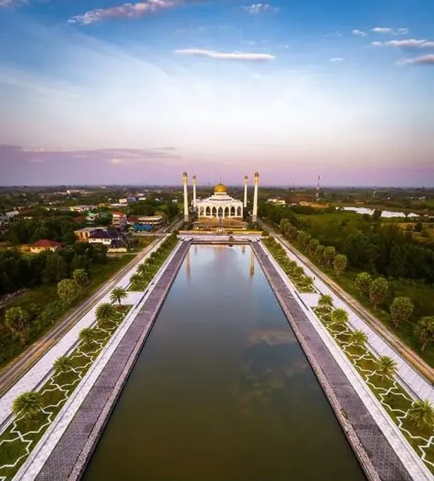Framed Print : Aerial view of Central Mosque in Songkhla, Thailand Framed Print : Aerial view of Central Mosque in Songkhla, Thailand