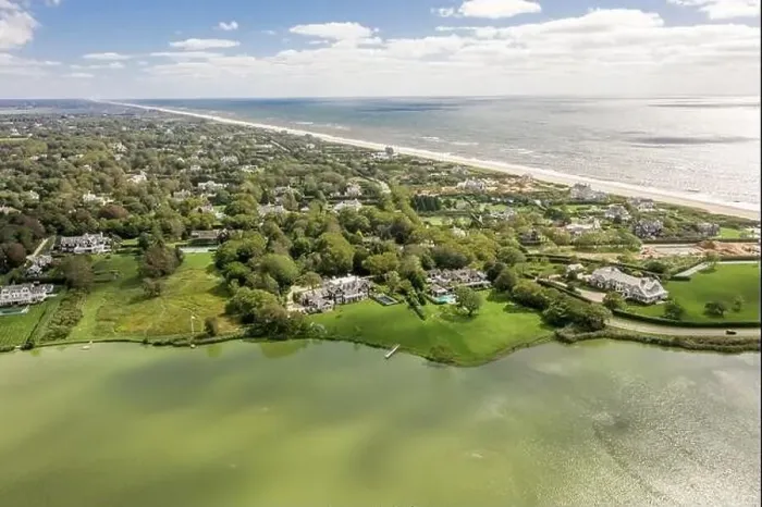 Framed Print : Aerial view of estates near the ocean in Southampton, NY Framed Print : Aerial view of estates near the ocean in Southampton, NY