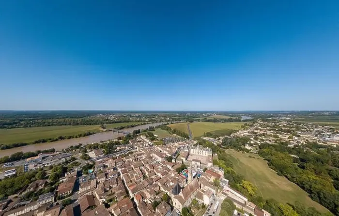 Framed Print : Aerial view, France, the renaissance castle, Cadillac in Gironde, filmed by drone, Aquitaine Framed Print : Aerial view, France, the renaissance castle, Cadillac in Gironde, filmed by drone, Aquitaine