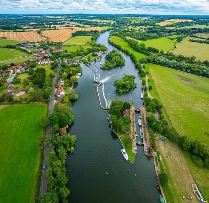 Framed Print : Aerial view of Hambleden Lock near Mill End on the river Thames, UK Framed Print : Aerial view of Hambleden Lock near Mill End on the river Thames, UK
