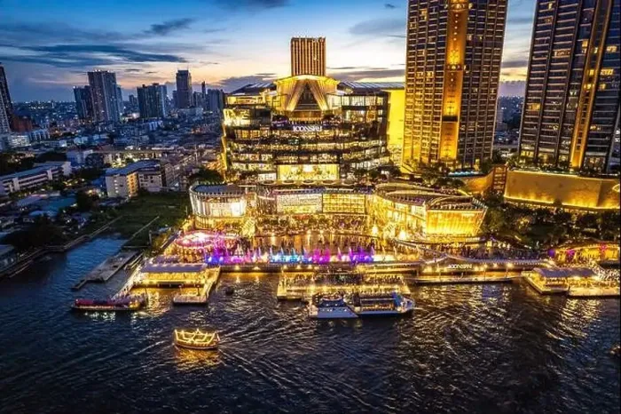 Framed Print : Aerial view of Icon Siam mall by night on the chao phraya river in khlong san, bangkok, Thailand