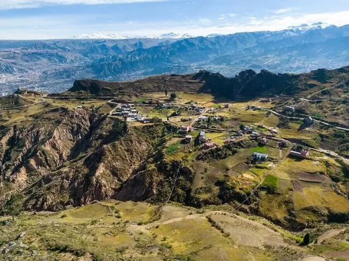 Framed Print : Aerial view from the impressive landmark Muela del Diablo down into the valley with the highest capital Framed Print : Aerial view from the impressive landmark Muela del Diablo down into the valley with the highest capital