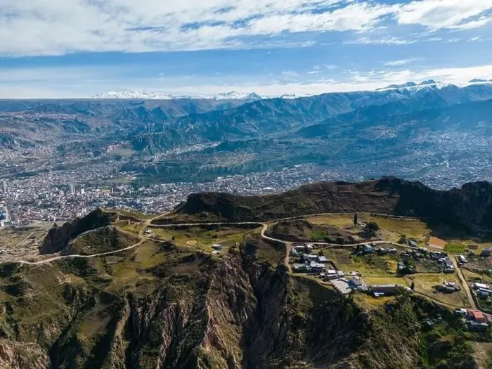 Framed Print : Aerial view from the impressive landmark Muela del Diablo down into the valley with the highest capital Framed Print : Aerial view from the impressive landmark Muela del Diablo down into the valley with the highest capital