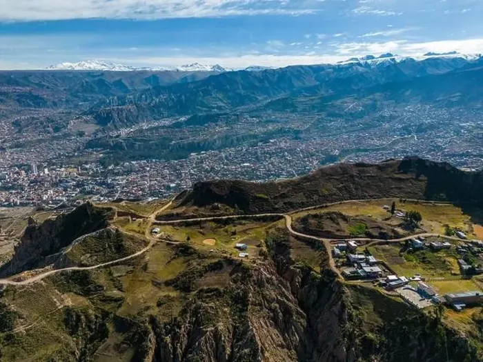 Framed Print : Aerial view from the impressive landmark Muela del Diablo down into the valley with the highest capital Framed Print : Aerial view from the impressive landmark Muela del Diablo down into the valley with the highest capital