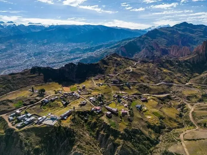 Framed Print : Aerial view from the impressive landmark Muela del Diablo down into the valley with the highest capital Framed Print : Aerial view from the impressive landmark Muela del Diablo down into the valley with the highest capital