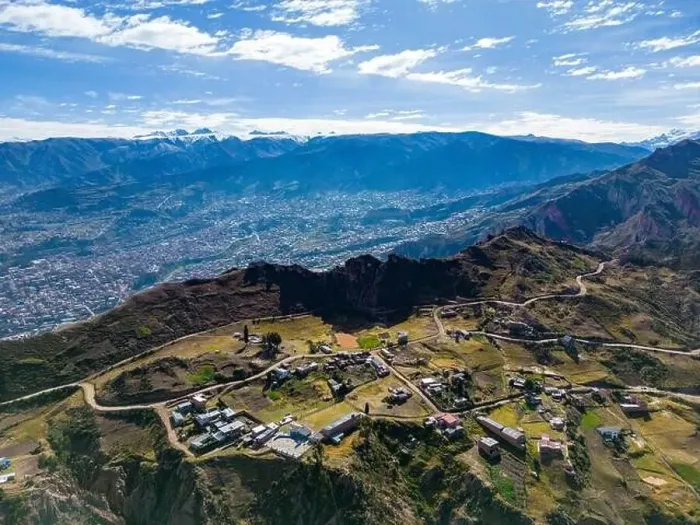 Framed Print : Aerial view from the impressive landmark Muela del Diablo down into the valley with the highest capital Framed Print : Aerial view from the impressive landmark Muela del Diablo down into the valley with the highest capital
