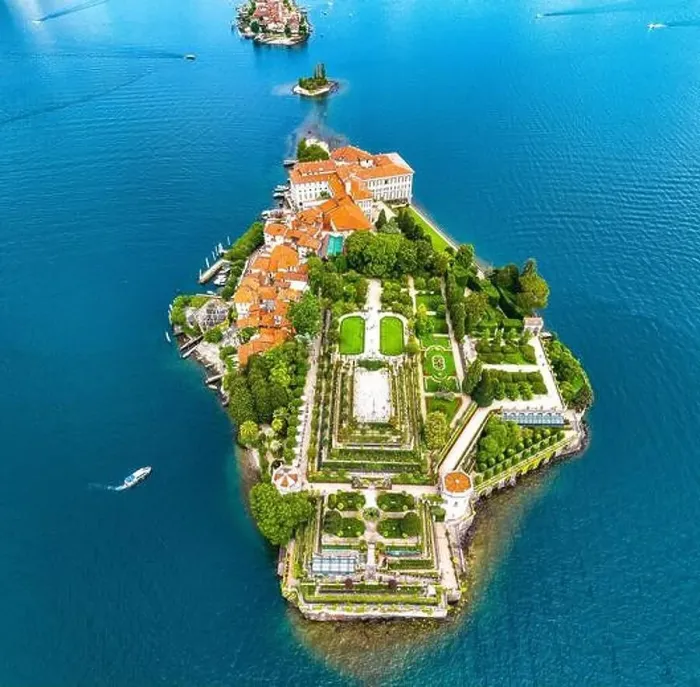 Framed Print : Aerial view of Isola Bella, in Isole Borromee archipelago in Lake Maggiore, Italy Framed Print : Aerial view of Isola Bella, in Isole Borromee archipelago in Lake Maggiore, Italy